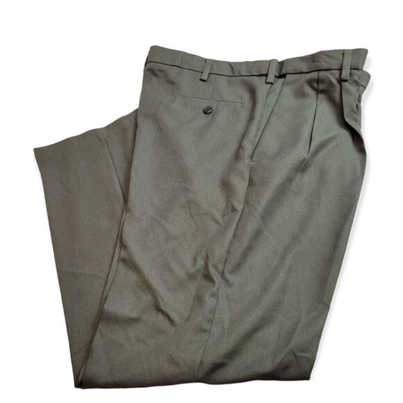 Haggar brown slacks 40x32 - Picture 1 of 4
